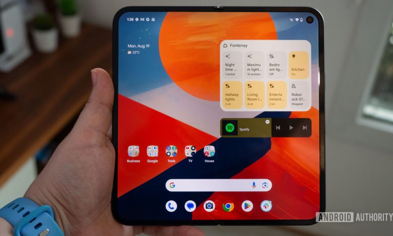 google pixel 9 pro fold unfolded display homescreen