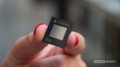 qualcomm snapdragon x plus chip in hand