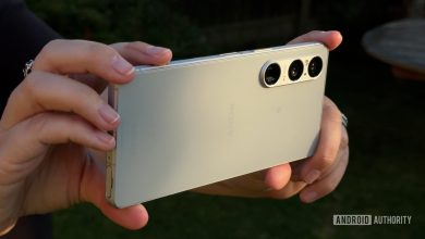 sony xperia 1 vi review back handheld landscape