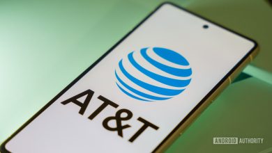 AT&amp;T logo on smartphone (1)