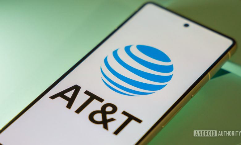 AT&amp;T logo on smartphone (1)