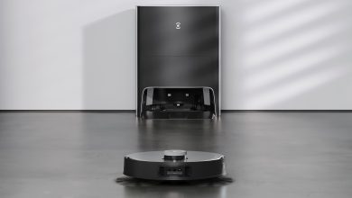 The ECOVACS Deebot X1 Omni robot vacuum and its docking station