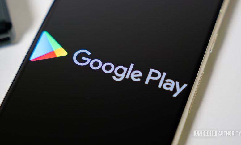 Google Play Store logo on smartphone stock photo (2)