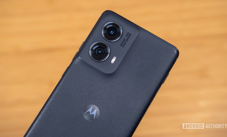 Motorola Edge 2024 camera sensors