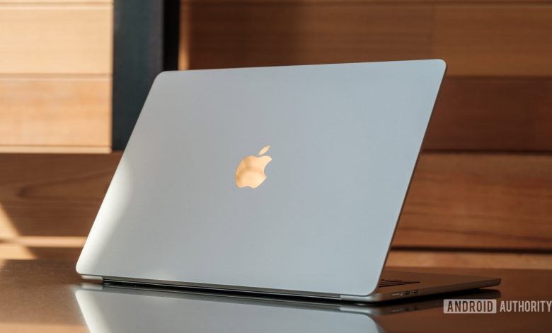 apple macbook air 15 inch lid