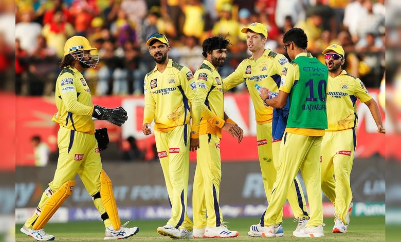 "لست متأكدًا مما إذا كان MS Dhoni سيفعل...": Harbhajan Singh يختار الاحتفاظ المحتمل بـ Chennai Super Kings قبل المزاد الضخم