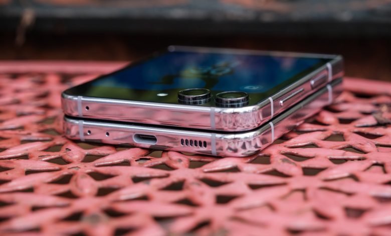 Water in your Samsung Galaxy USB ports might trigger a moisture warning.