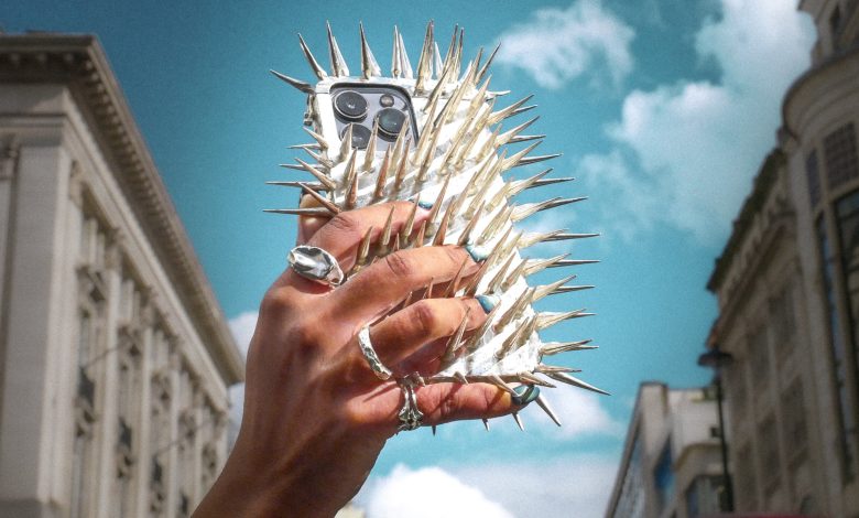 unsnatchable spike iphone case