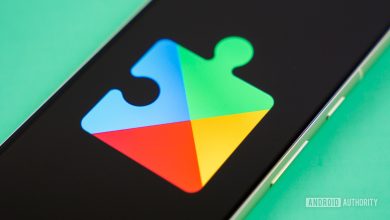 Google Play Services logo on smartphone Stock photo 5