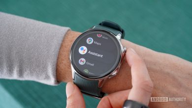 A user reviews some of the Google apps available on their OnePlus Watch 2.