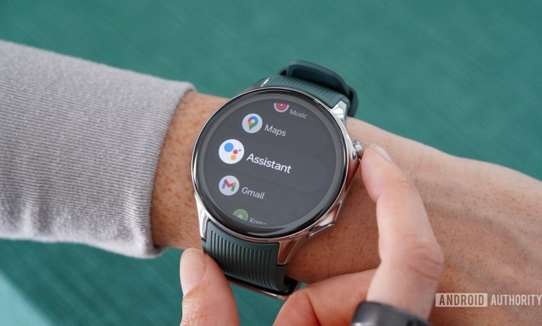 A user reviews some of the Google apps available on their OnePlus Watch 2.