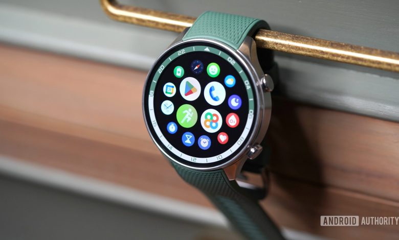 A user accesses the app library of their OnePlus Watch 2R. WearOS