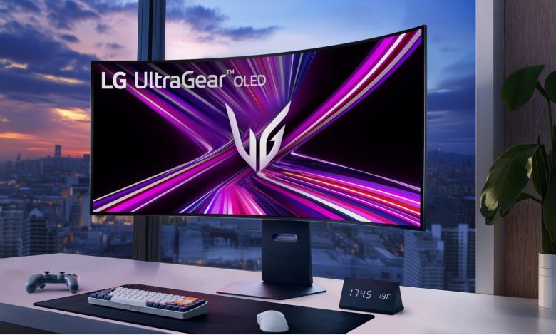 LG UltraGear GX9 45GX950A bendable monitor resized