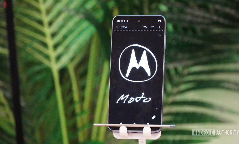 Motorola logo drawing on moto g stylus