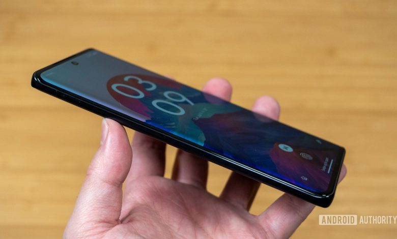 Thinner phones looks set to be a trend in 2025.