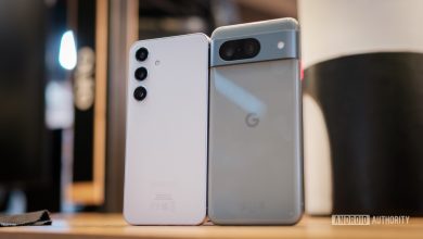 Samsung Galaxy S24 vs Google Pixel 8 hero standing